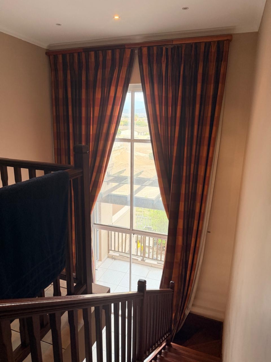 To Let 3 Bedroom Property for Rent in Royal Ascot Western Cape